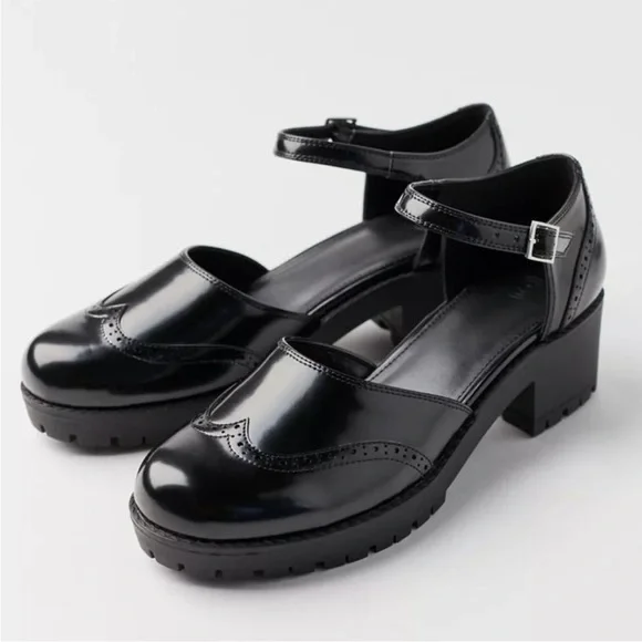 Urban Outfitters Black Patent Leather Wingtip Chunky Heel Mary Janes | Size 10 - Picture 1 of 12